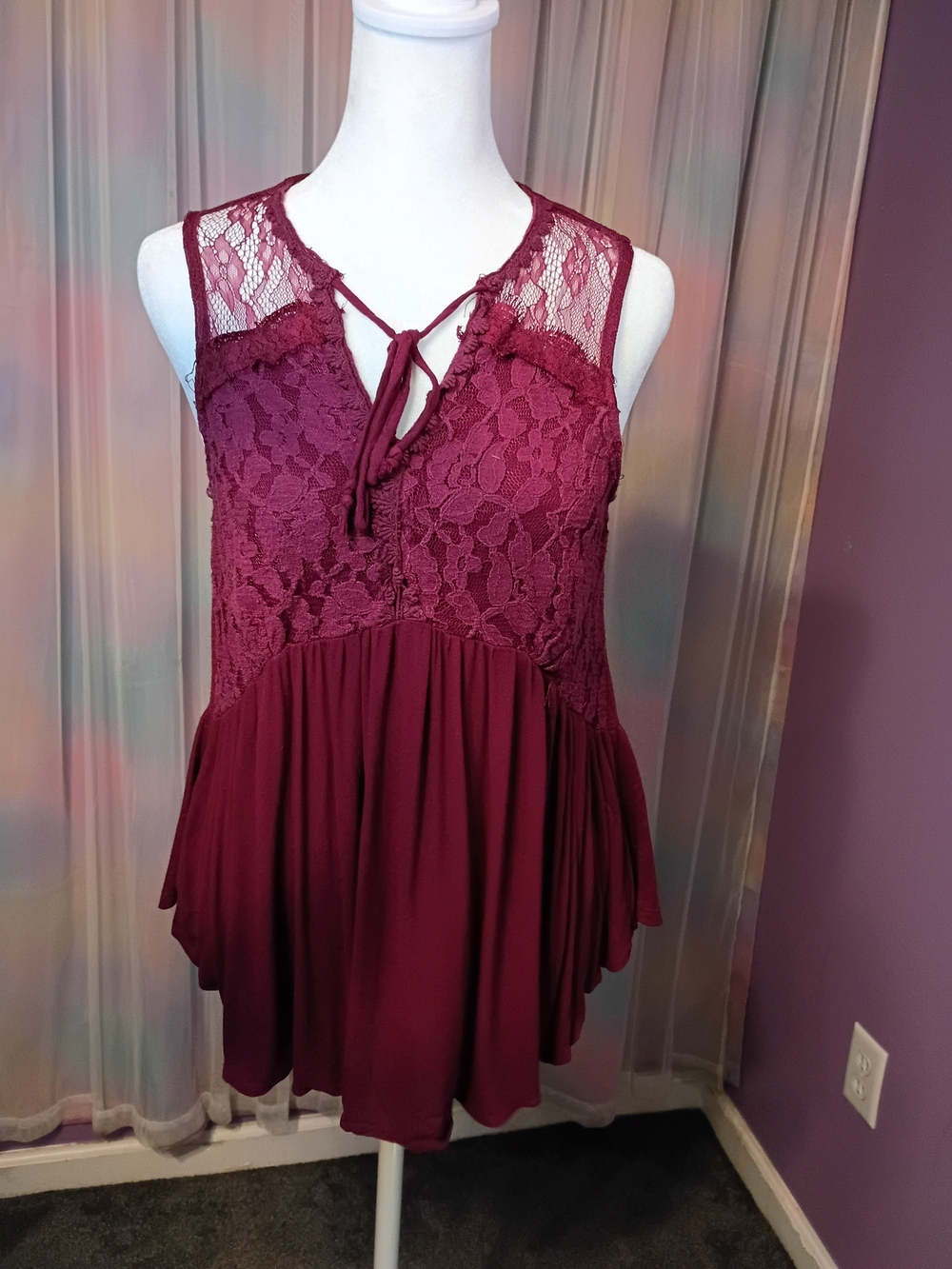 Arizona Jean Company Burgundy Semi Sheer Lace Floral Babydoll Tank Size Large